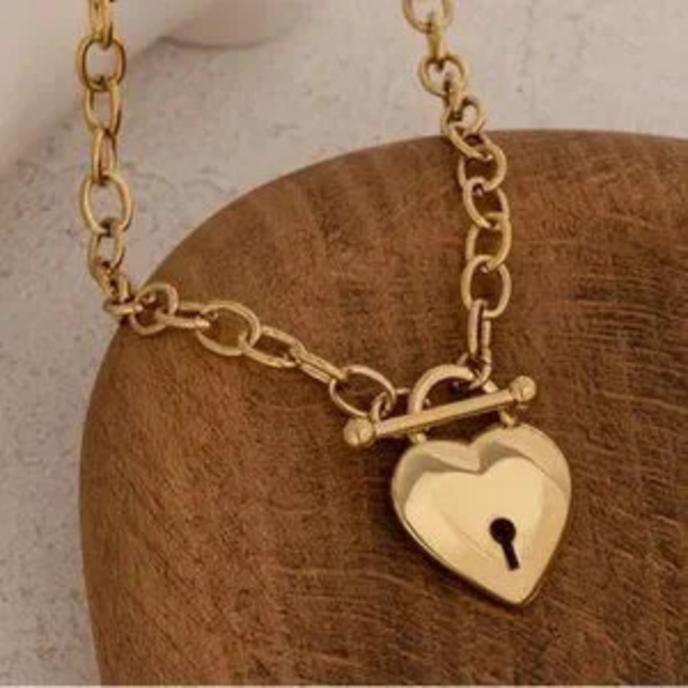 NEW 18K Gold Plated Heart Lock Toggle Link Chain Necklace